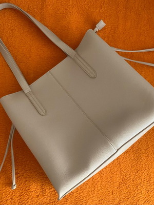 Shoulder bag new, beige, medium size