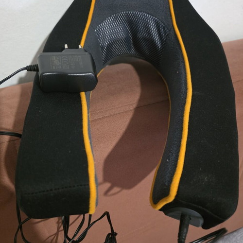 Massage pillow for neck like new