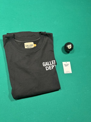 Gallery Dept Tee like new, sizes M-L, black and white