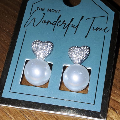 Pearl earrings heart-shaped used, white and silver