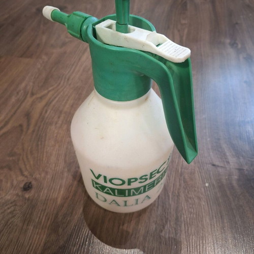 Garden sprayer 2 liters used, hand pressure