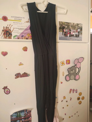 Ολόσωμη φόρμα και λεπτή ζακέτα σαν καινούργια