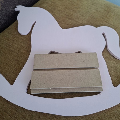Wooden decorative unicorn like new, monochrome with detachable base 40×50