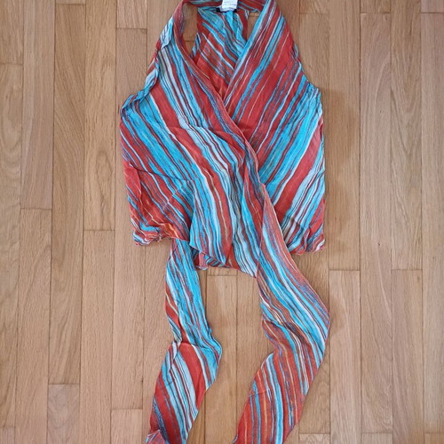 Attr@ttivo top with belt like new, multicolor, size small