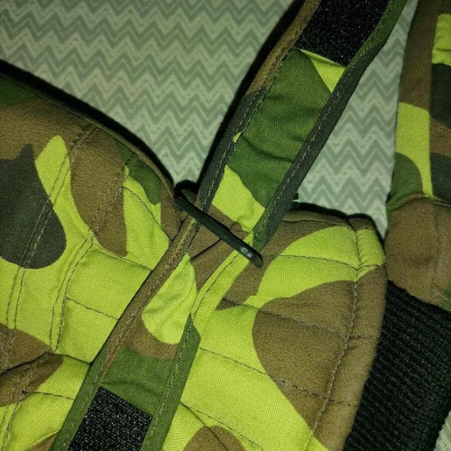 Camouflage winter gloves with Thinsulate thermal insulation nearly unused