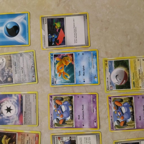 Pokemon cards like new, pack of 17