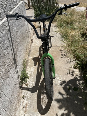 Ποδήλατο Bullet BMX σαν καινούργιο, 20 ιντσών, μαύρο, χρειάζεται πετάλια