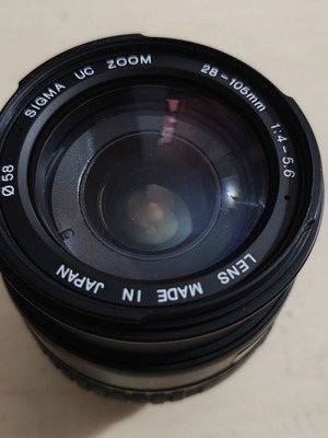 Sigma UC Zoom 28-105mm f/4-5.6 lens for Nikon F AF