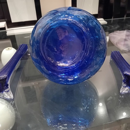 Lexus glass vase set in intense blue, like new