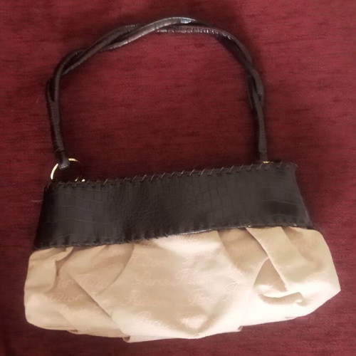 Paris Hilton shoulder bag Y2K style with glitter details