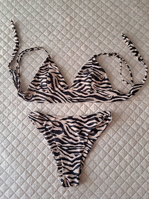 Decoro bikini like new, black and beige, size M
