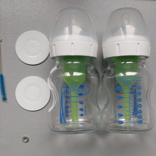 Set of 2 used Dr Brown's 150ml baby bottles for 0+