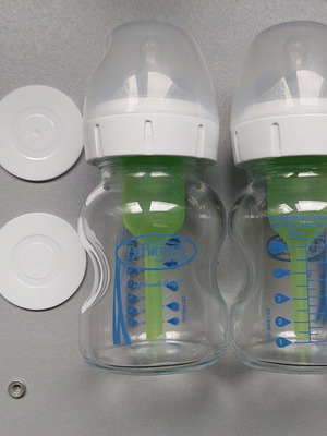 Set of 2 used Dr Brown's 150ml baby bottles for 0+