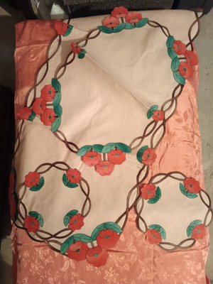 Vintage table linen set of five pieces like new