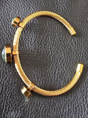 Women's adjustable bracelet like new