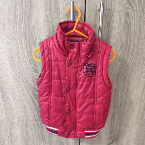 Urchin sleeveless jacket like new with buttons and zipper