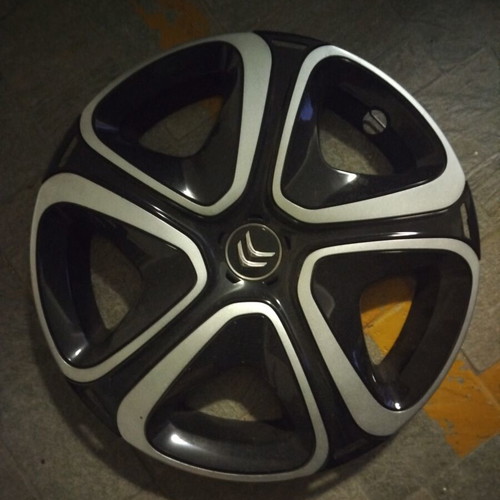 Citroen 16 Hubcap like new for 16 inch rim