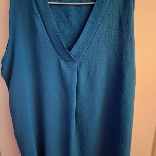 Blue sleeveless blouse like new size L