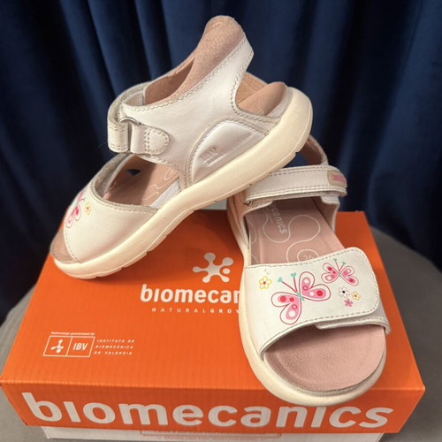 Biomecanics Anatomical Leather Sandals Size 26 Like New, Girls