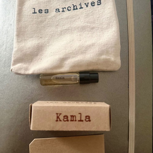 Les Archives Kamla 2ml Eau de Parfum επίσημο τεστερ καινούργιο