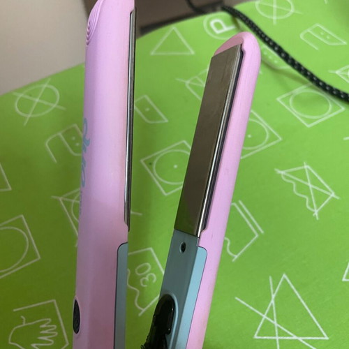 Hair straightener like new in excellent condition