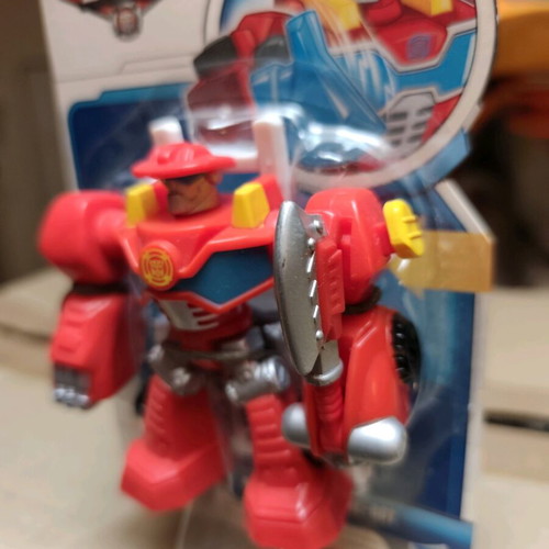 Hasbro Playskool Heroes Transformers Rescue Bots Heatwave The Fire Bot new