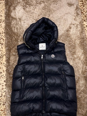 Moncler vest unisex black, like new, size L