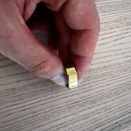 Oura Ring Gen 3 Heritage Gold US6 used with original charging base