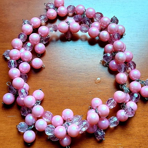 Pink Beaded Necklace vintage, like new