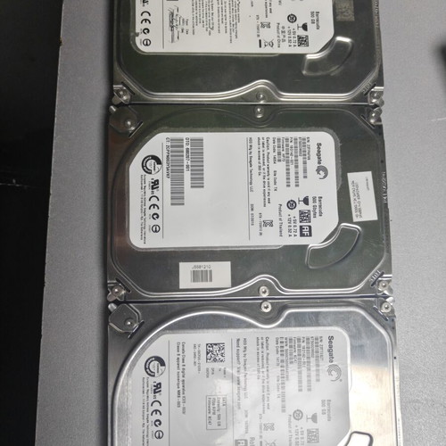 Seagate 500GB 3.5" hard drives used, pack of 3