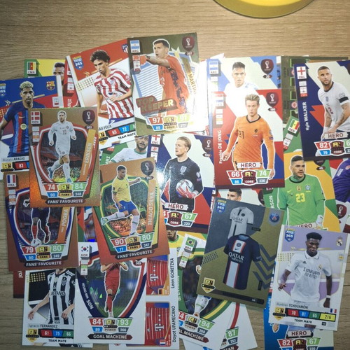 FIFA 365 cards like new, about 45 including World Cup 2022