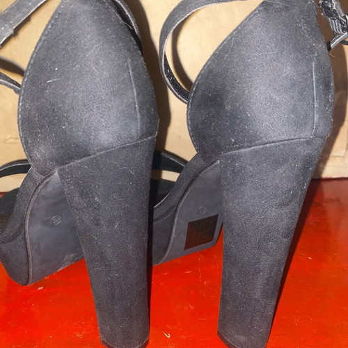Luigi women's sandals like new, size 40, black