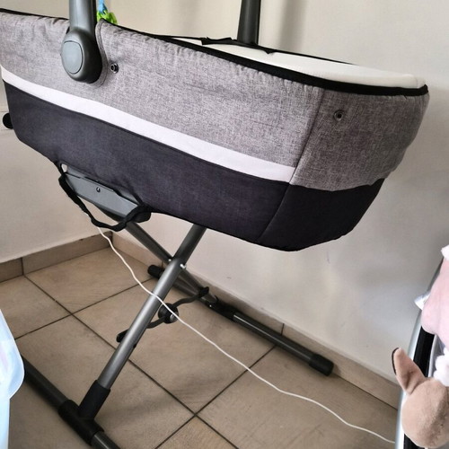 Inglesina Portbebe with Base like new