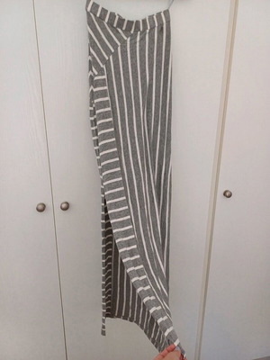 Toi&Moi high-waisted maxi skirt like new, grey with slit