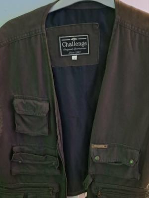 Challenger Journalistic Vest like new, multiple pockets, black, size L