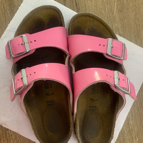 Birkenstock slippers for girl size 32 in good condition, pink