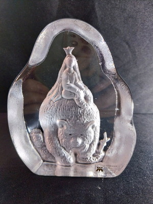 Magnor Norwegian Signature Collection Lead Crystal Paperweight Polar Bear