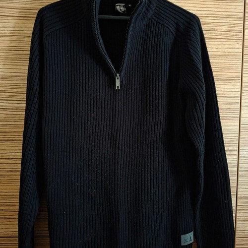 Trax pullover with zipper XL black like new