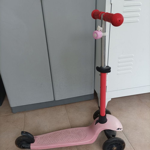 iSporter Mini Kids Scooter and Globber Helmet used, size xs/s