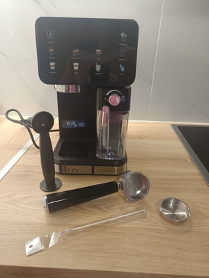 Issy Espresso Coffee Maker like new