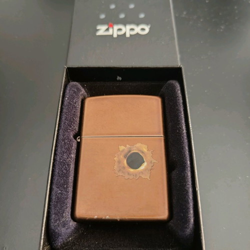 Zippo Bullet Hole Barrett Smythe 2009 like new