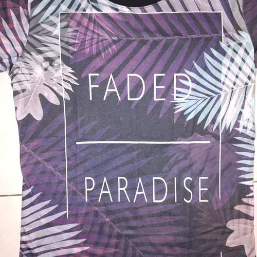 Clever short-sleeve t-shirt with fantasy design, size large, like new, purple