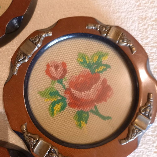 Set of 4 vintage decorative ashtrays with handmade embroidery