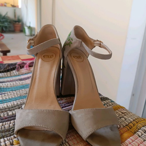 Exe sandals used, size 37, platform heels with embroidery
