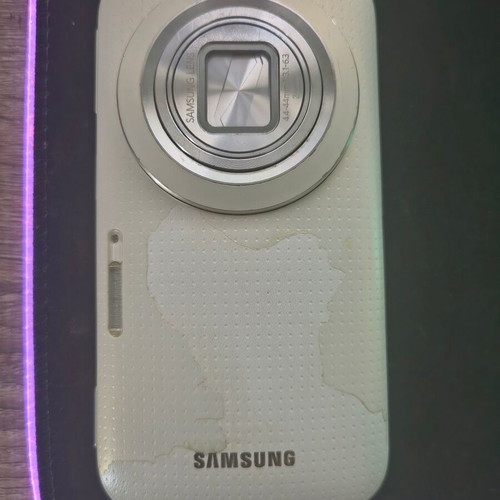 Samsung mobile phone like new, screen needs repair