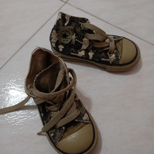 Converse All Star kids' shoes khaki camouflage, like new, size 6