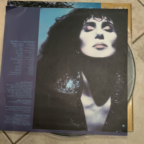 Cher vinyl like new, pop genre