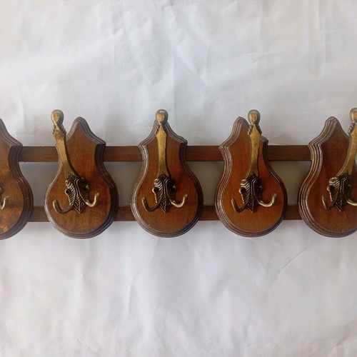 Wall hanger used with 4 hooks, length 66 cm