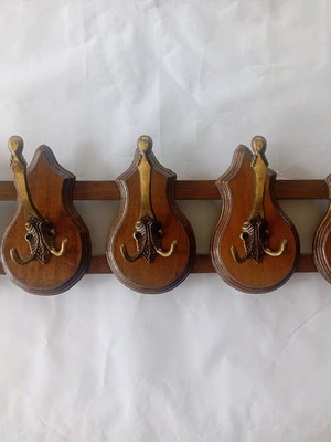 Wall hanger used with 4 hooks, length 66 cm