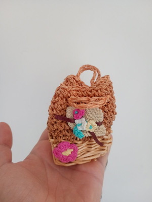 Handmade woven straw basket for gift or jewelry packaging